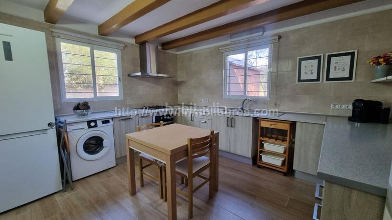 Foto 0994e75f-7ab8-435f-8dfa-6ccd18a033ba. Lloguer masia amb aparcament a Sencelles