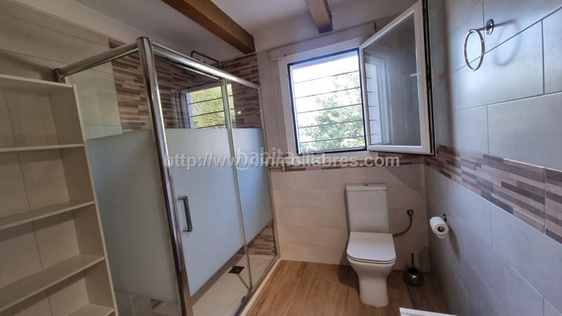 Foto a8fdff58-f730-4df0-a0a6-d82f47a952b6. Lloguer masia amb aparcament a Sencelles