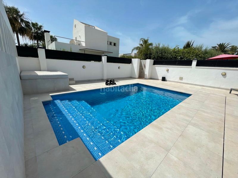 Foto 35ae56d8-df03-4e92-b1e8-591205121e99. Chalet villa en un único nivel en linda vista en Nueva Alcántara Marbella
