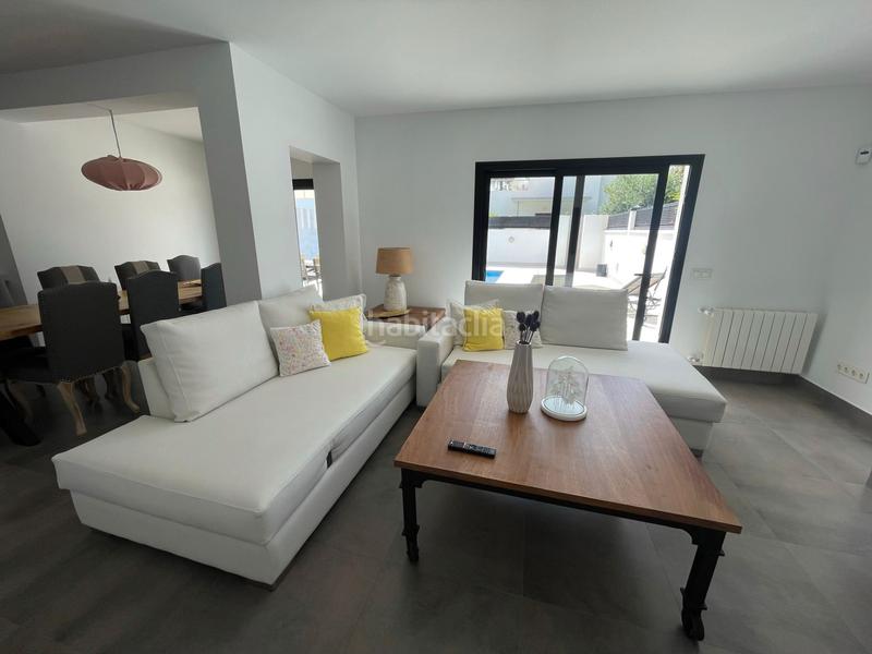 Foto 400c07f6-d3d7-40b4-949f-fb39cf05b67c. Chalet villa en un único nivel en linda vista en Nueva Alcántara Marbella
