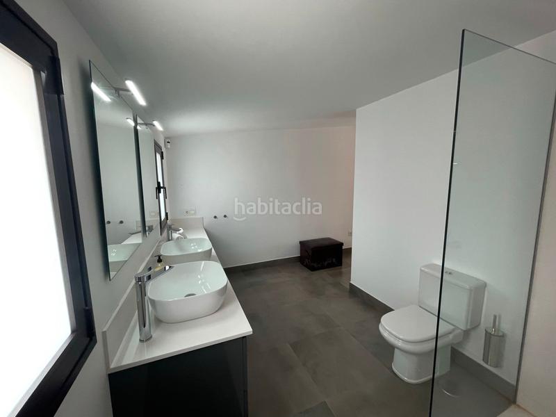 Foto db123f42-f670-4052-99ef-23e042741396. Chalet villa en un único nivel en linda vista en Nueva Alcántara Marbella