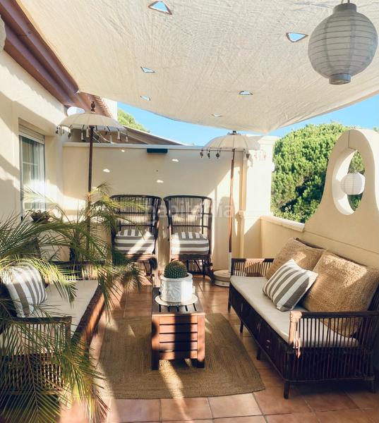 Foto 68b5a6f5-2be8-42a3-a005-b5cdde7c229a. Rent penthouse in calle carril del relojero 2 in Romana Playa Marbella