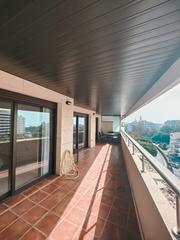 Appartement à Calle roy boston 4. Magnífico apartamento con vistas frontales al mar
