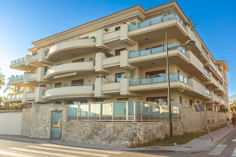 Foto db43ff1c-a7bd-4eef-a62f-373e279c9a09. Apartamento en urbanización las petunias 2 apartamento en noray playa en Marbella