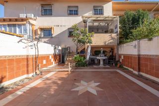 Casa adossada a Ogíjares. Chalet adosado en ogijares