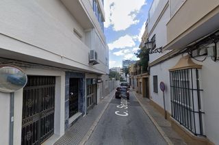 Pis a Sequero glorieta 6. Se vende piso okupado en sequero glorieta san fernando cádiz