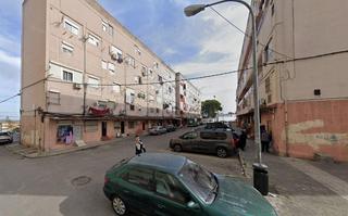 Appartement  Doctor giron segura. Se vende piso okupa en jerez de la frontera cádiz.