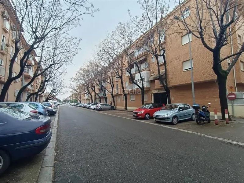 Foto 4e62bb48-4dce-4812-9fd9-bccb943ec3fc. Pis a calle lomas 6 a Poniente-Norte - Miralbaida - Parque Azahara Córdoba