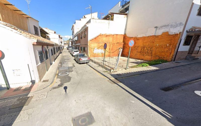 Foto e9e0fae8-b476-4170-a42c-8c1bd62c1ef8. Casa adossada a Haza Grande Granada