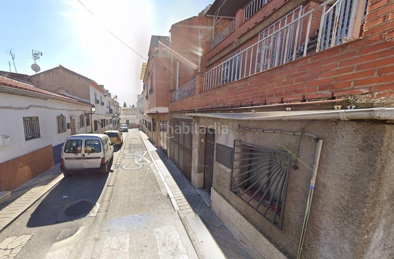 Foto f842e7f5-eb8f-4106-bb27-567b68c54eca. Casa adossada a Haza Grande Granada