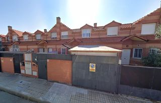 Chalet in Ruben dario 40. Se vende chalet okupa en calle rubén darío 40 de alovera guadala