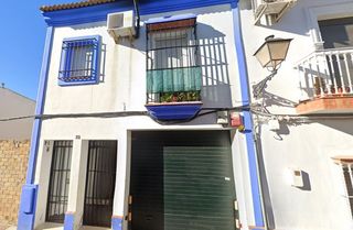 House in Calle ramon y cajal 28. Se vende casa independiente okupa en calle ramon y cajal nº 28 a
