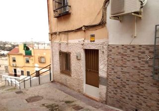 Casa a Avenida cruz de la magdalena  18. Se vende casa independiente okupada en avenida cruz de la magdal