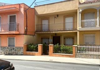 Dúplex a Fuente mayor 15. Se vende dúplex okupado en jamilena jaén.