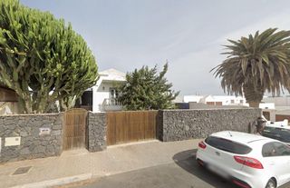 Flat in Escriva de balaguer 10. Se vende piso okupado en calle escriva de balaguer nº 10 teguise