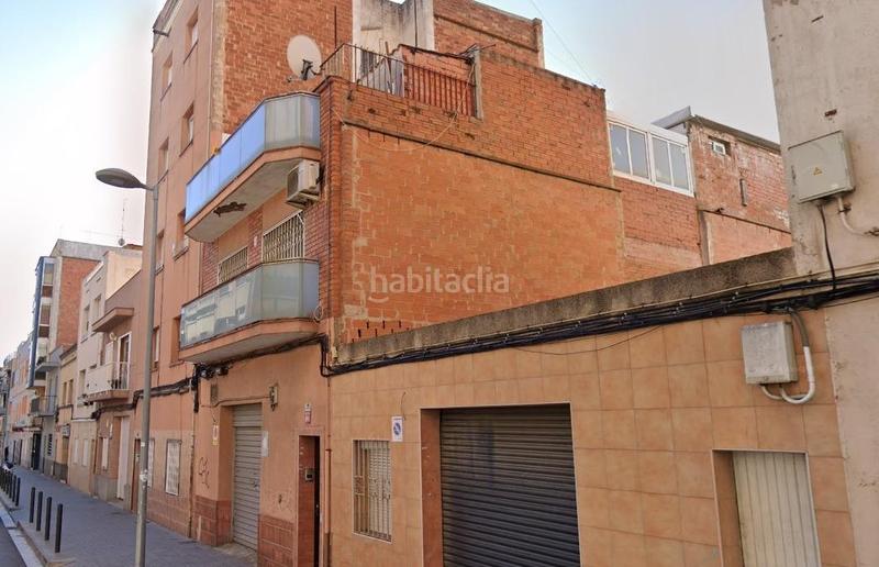 Foto 68f4b46b-fbc0-420c-a487-e2967a1be5ab. Casa adossada a Llefià Badalona