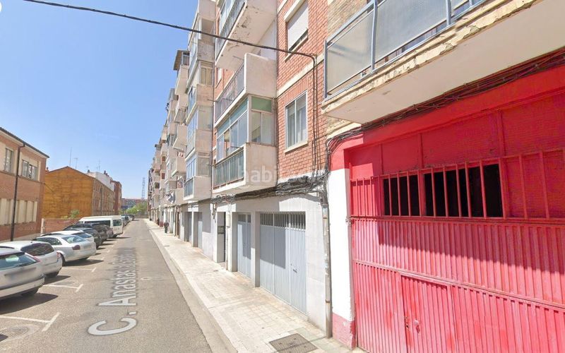 Foto b1c233c6-8680-464a-8267-fd580af4ac5a. Pis amb aparcament a Ave María Palencia