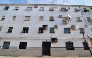 Appartement à Sauce 7. Se vende piso okupa en calle sauce 7 de sevilla sevilla.