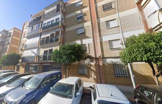 Pis a Alonso cano 6. Se vende piso okupa en dos hermanas sevilla.