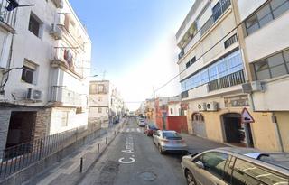 Appartement  Amantina cobos. Se vende piso okupa en san juan de aznalfarache sevilla.