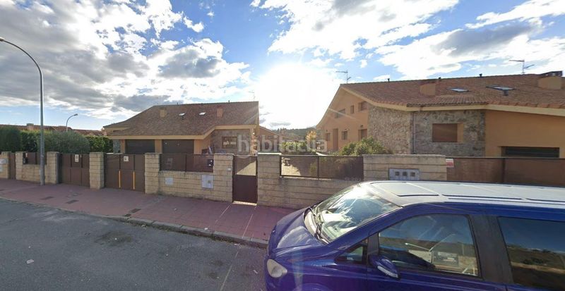 Foto da8eb9e4-eb2b-4cc6-bad8-526dd0b3d87f. Casa adossada amb aparcament a Guadarrama