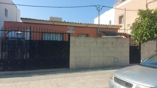 Maison à Pilar del 26. Se vende casa okupa en calle del pilar 26 en canonja tarragona.