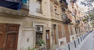 Appartement à Magatzems 5. Se vende piso okupa en calle magatzems 5  3 puerta 1 de barcelon