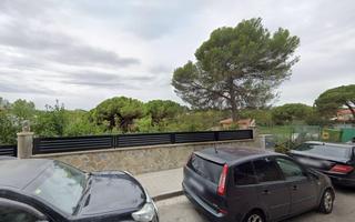 Appartement à Pins 32. Se vende piso okupa en pins de lliçà de vall barcelona.