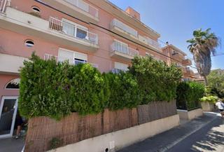 Appartement à Pizarro 39. Se vende piso okupa en calle pizarro 39 de capdepera islas balea