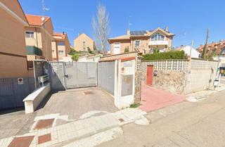 Casa adossada a Italia 4. Se vende casa adosada okupa en italia, maría de huerva zaragoza.