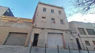 Geschäftsraum  Pasaje julia romera yañez. Local susceptible de cambio de uso !