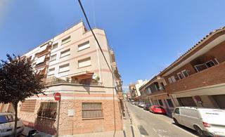 Pis  Mare deu de sales. Se vende piso alquilado en calle mare deu de sales de viladecans