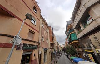 Maison  Rellotge. Se vende piso alquilado en calle rellotge de santa coloma de gra
