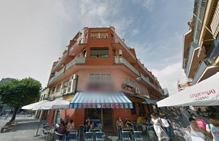 Pis a Massenet 38. Se vende piso alquilado en calle massenet de santa coloma de gra