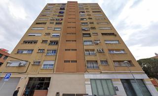 Pis  Vint-i-cinc de setembre. Se vende piso alquilado en calle vinticinc de setembre de rubí b