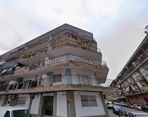 Pis a Carrer josep carner 11. Se vende piso okupado en c josep carner,11 blanes girona