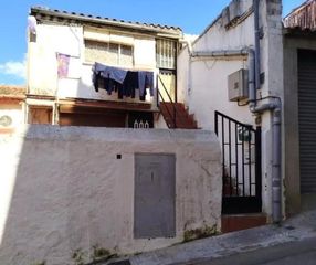 Etagenwohnung in Pau de la 7. Piso okupado en sant boi de llobregat, barcelona.