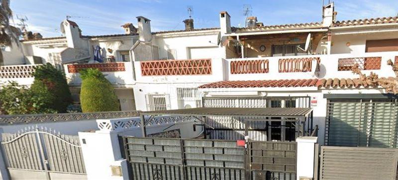 Foto d85dea5f-845e-443c-8e30-01f4785319a3. Autoparkplatz in del puigmal 18 in Puigmal - Mas Nou Empuriabrava