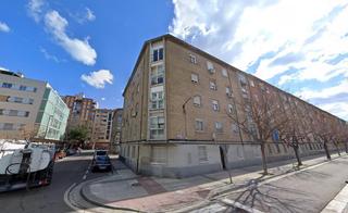 Appartement à Binefar 14. Se vende piso okupa en calle binefar 14 de zaragoza zaragoza.