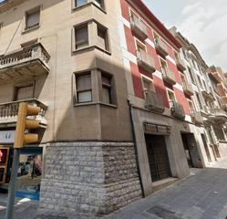 Pis a Eixample. Se vende residencial okupa en avenida estanislau figueres 25 de