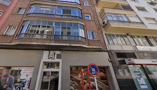Pis a La Magdalena. Se vende piso okupa en miguel servet de zaragoza zaragoza.