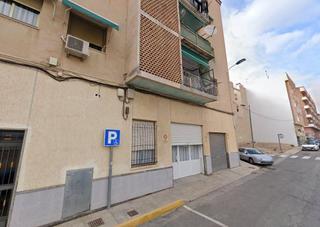 Pis  Maestro parra 46. Se vende piso alquilado en calle maestro parra 44 de novelda ali