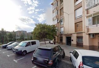 Piso en Cruz de la 1. Se vende piso alquilado en plaza de la cruz 1 de alicante alican