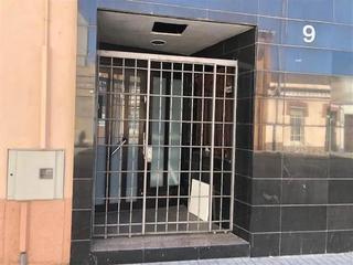 Pis a Joanot martorell 9. Se vende piso okupado en granollers barcelona