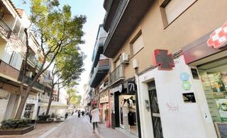 Appartement  Doctor reig. Venta de piso alquilado en calle doctor reig n 65 viladecans bar