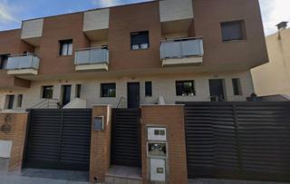 Maison jumelée  Podadora 32. Se vende piso okupado en vilanova i la geltrú barcelona