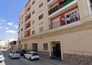 Location Parking voiture à Calle av libertad de la 12. Se vende garaje cesión de remate en c av libertad de la en