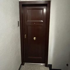 Pis a Carrer cl valles,31 esc 1 pl 3 pt 01 mollet del vallès (. Se vende piso okupa en cl valles, 31 esc1 pl3 pt01 mollet del va