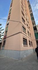Etagenwohnung in Carrer llobregat 2. Se vende piso okupado en c llobregat 2 de sant vicenç dels horts