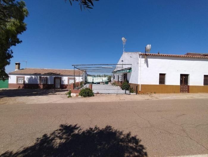 Foto 461f2c82-c5a5-4d3a-99f9-f0c4a86aa1e9. Casa in diseminados 753 y 754 in Montoro